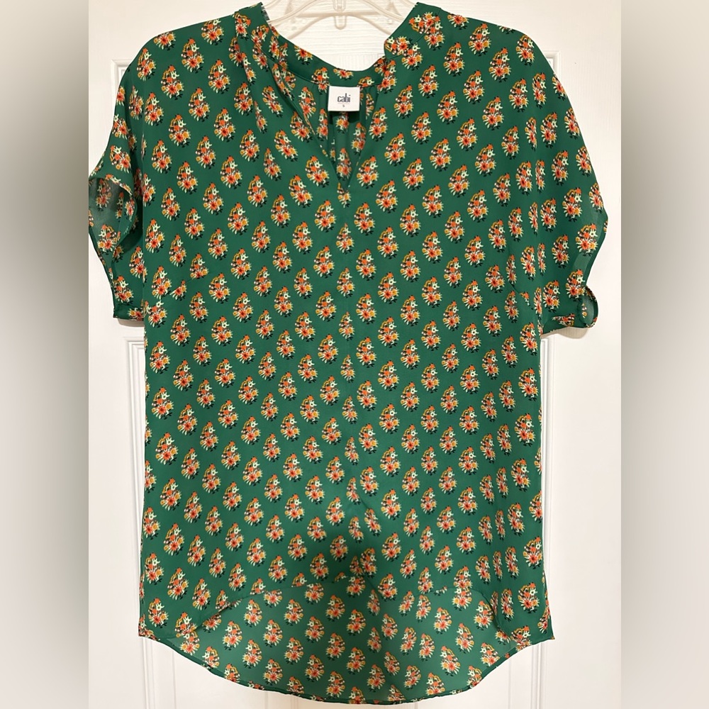 CAbi Women's Top Blouse Green Floral Stevie Shirt Short Sleeve